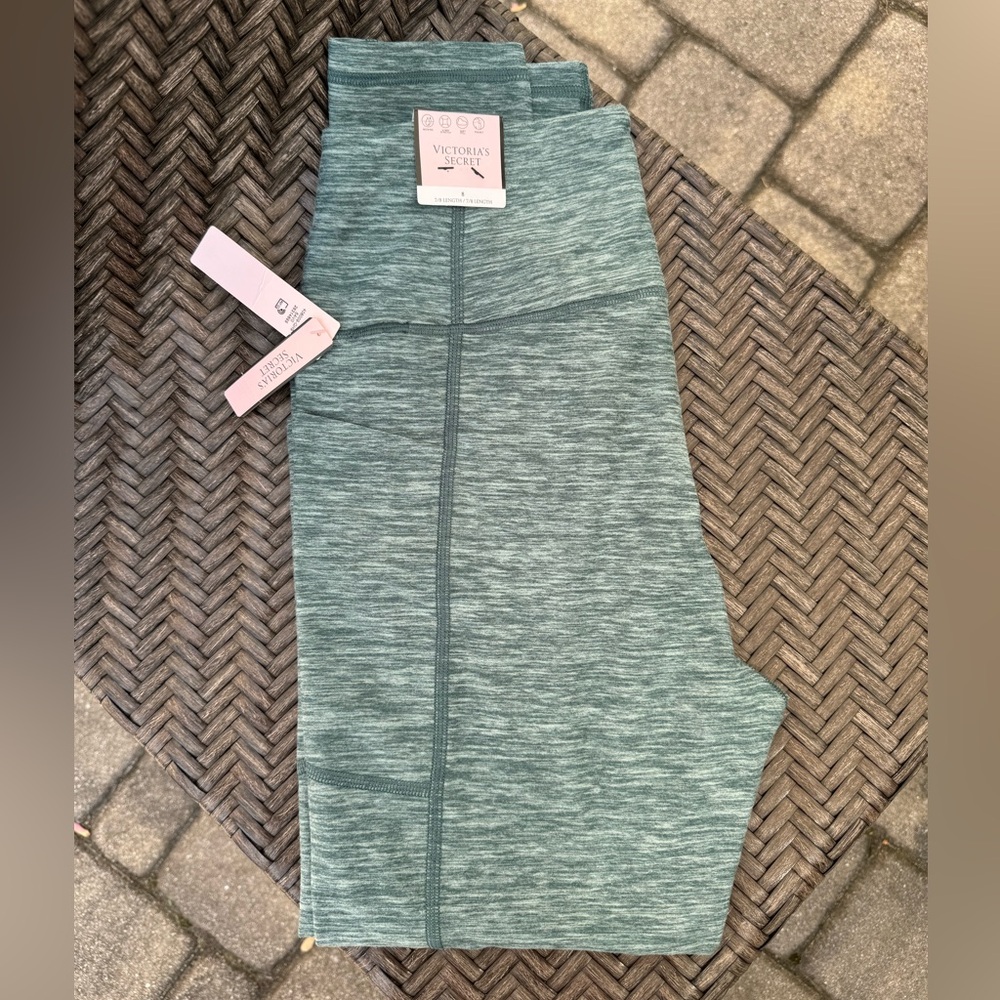 Victoria’s Secret leggings NWT